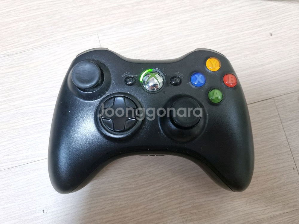 XBOX 360 E 본체 + 컨트롤러 + 어댑터--2