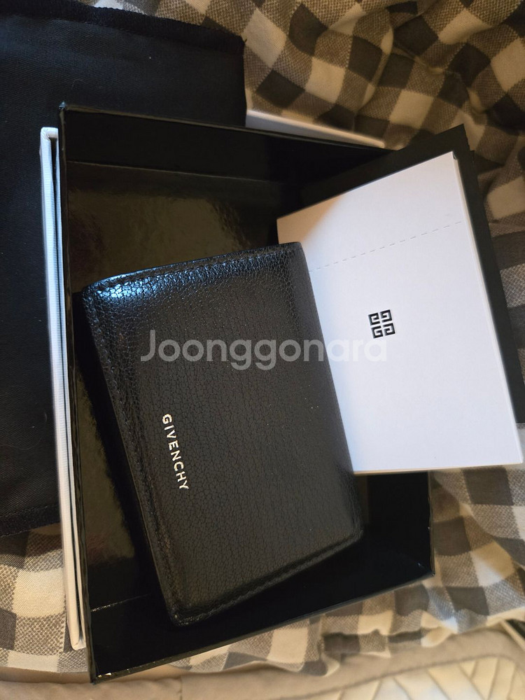 지방시 21fw 12주년 기념 엣지 컴팩트 지갑 판매--3