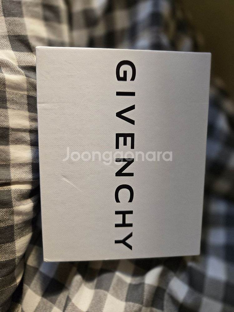 지방시 21fw 12주년 기념 엣지 컴팩트 지갑 판매--5