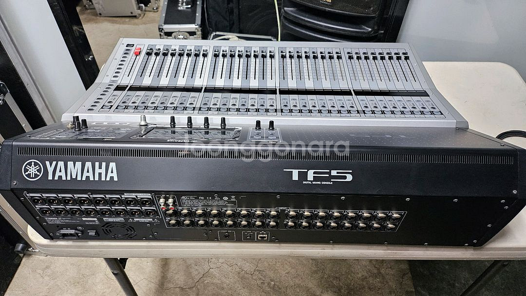 YAMAHA TF5--1