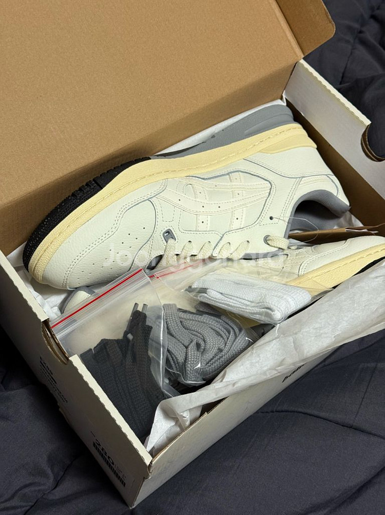 아식스 발라홀릭 신발 280 새상품--1