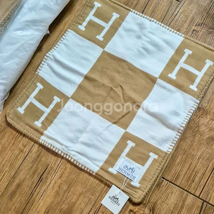 새상품 에르메스 아발론 쿠션 2개 일괄(가품)--0