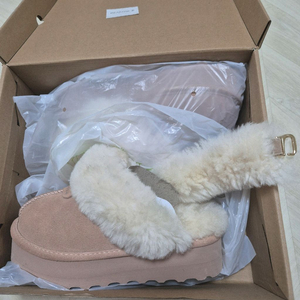 베어파우 MIRA 소가죽양모 어그 샌들 슬리퍼