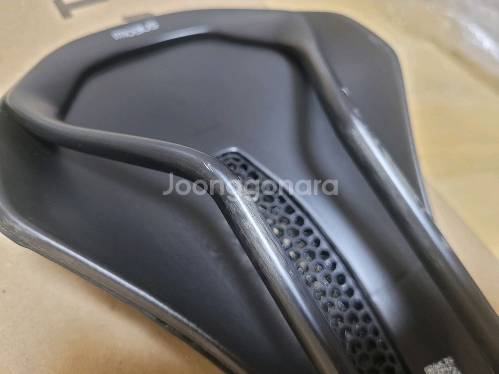 피직 벤토 아르고 00 어댑티브 3D안장--3