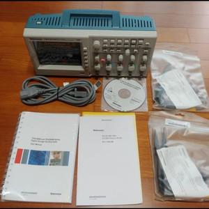 Tektronix TDS 2014B 오실로스코프