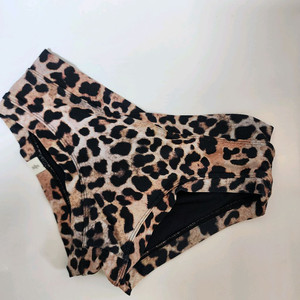 핫한 폴웨어 데일리 쇼츠. 호피.S사이즈