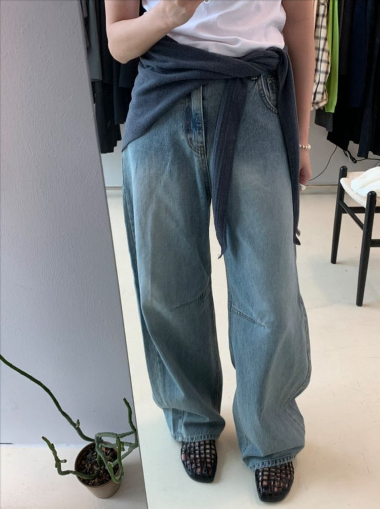 마크들리 미뉴에트 가내스라 페미니크 아루드 윈아웃딥뮤즈--8