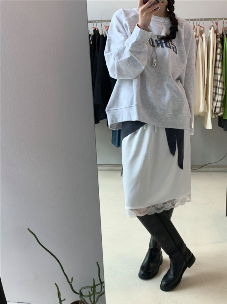 마크들리 미뉴에트 가내스라 페미니크 아루드 윈아웃딥뮤즈--6