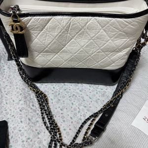 샤넬 가브리엘 호보 뉴미듐 25번대