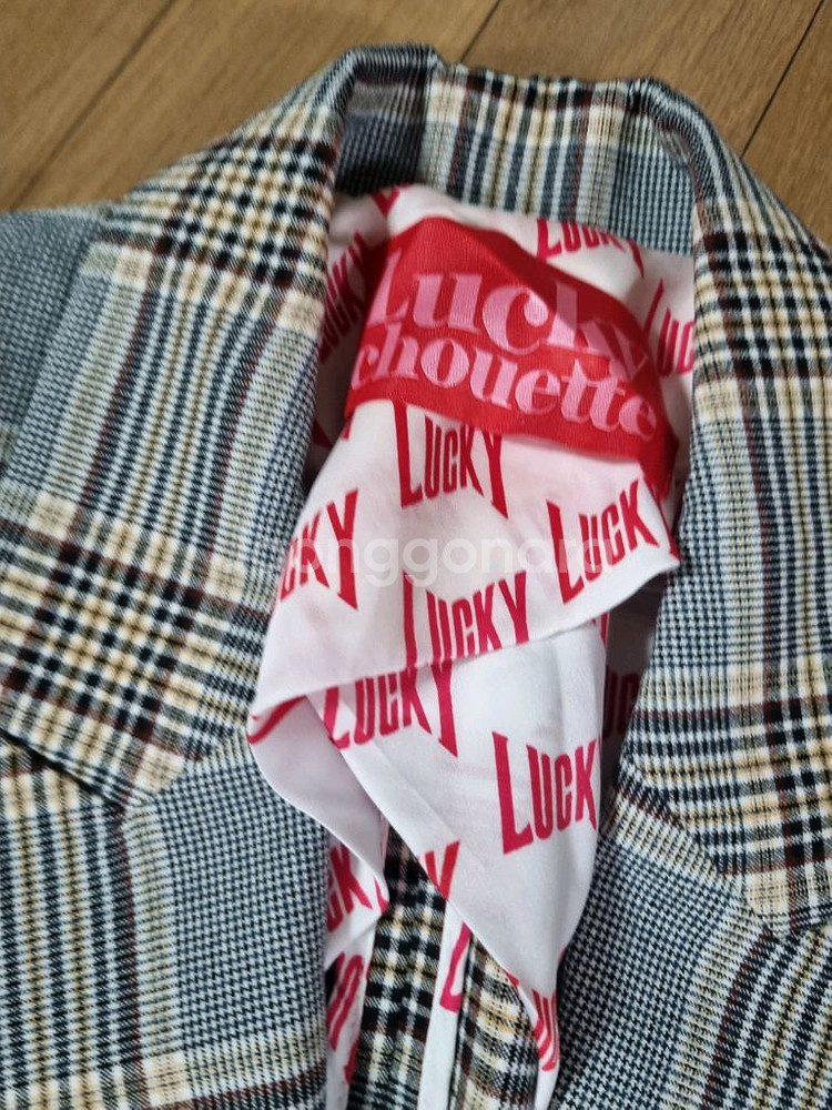 럭키슈에뜨 체크레터링자켓 36--3