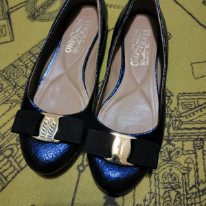 페레가모 바리나발레리나여성구두225mm(정품)