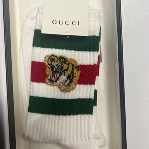 구찌 타이거 자수 양말 M 새제품