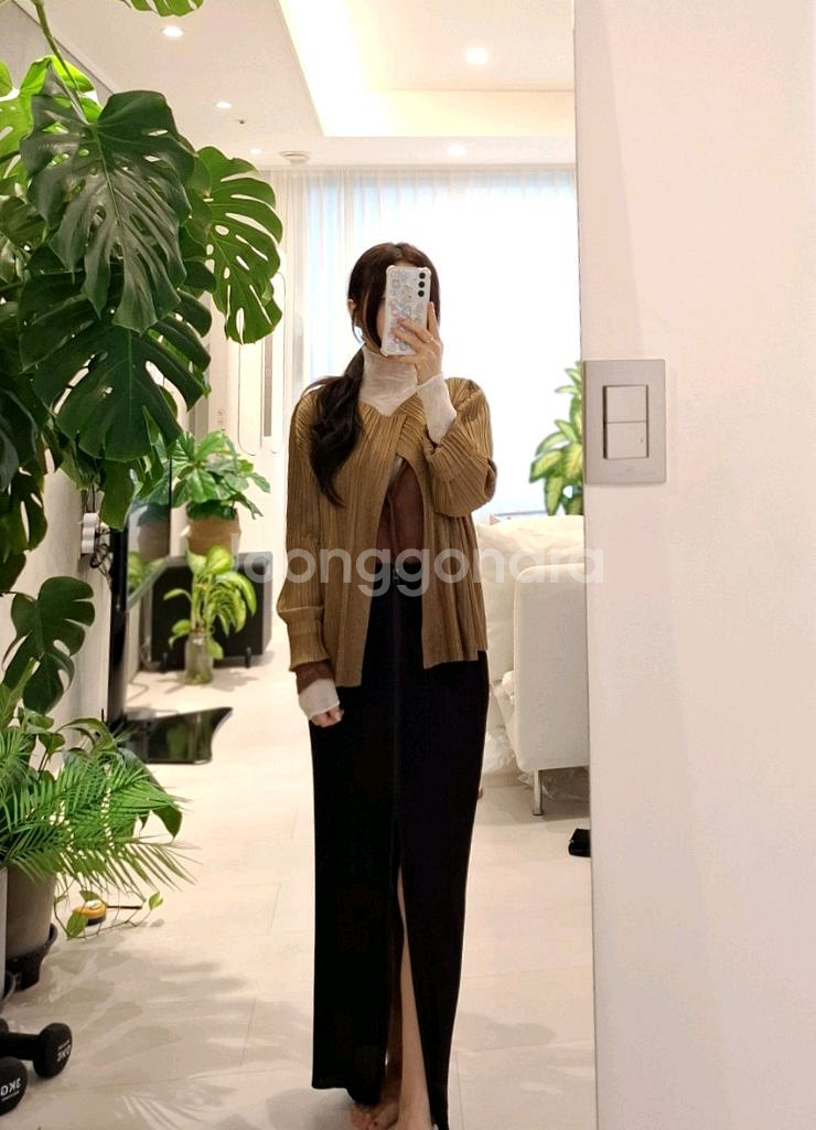 플리츠플리즈 베이지브라운 숏가디건 이세이미야케--1