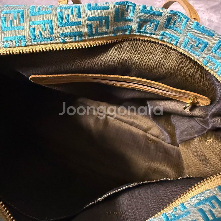 펜디 주카 패턴 토트 숄더백--2