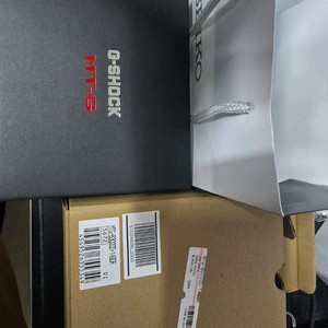 카시오 MTG-B3000D-1A9DR 실금 팝니다.