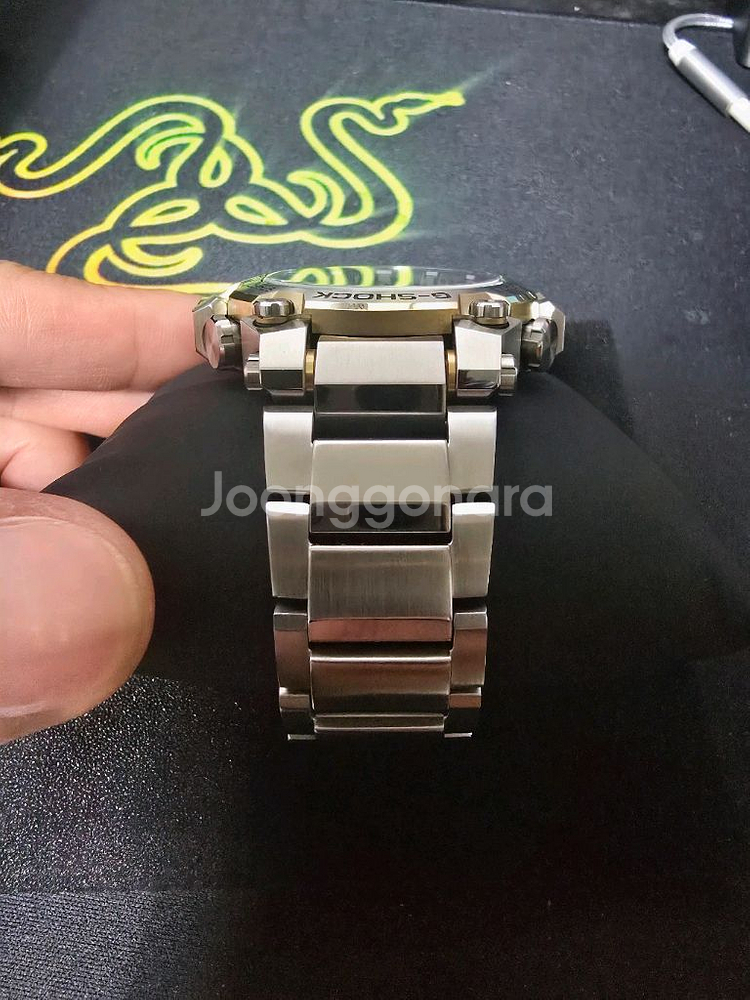 카시오 MTG-B3000D-1A9DR 실금 팝니다.--5