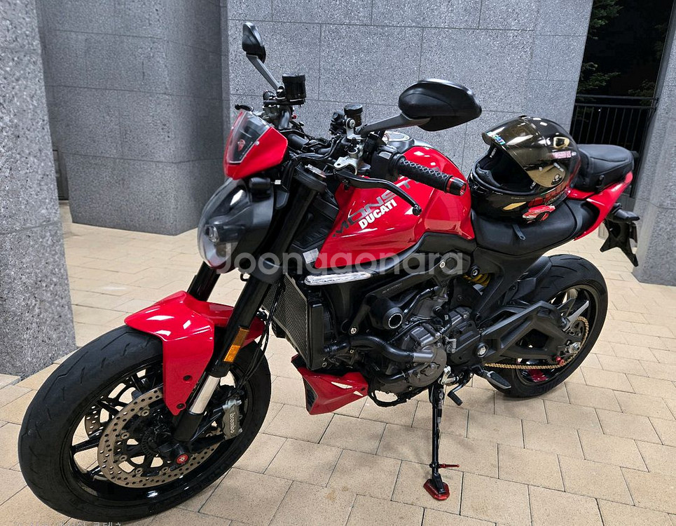 두카티 몬스터 937--4