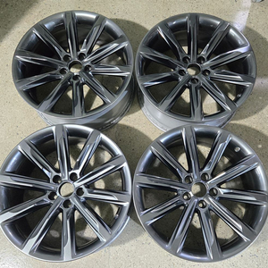 아우디 A7 고스트크롬 19인치 순정휠 대품판매20만원