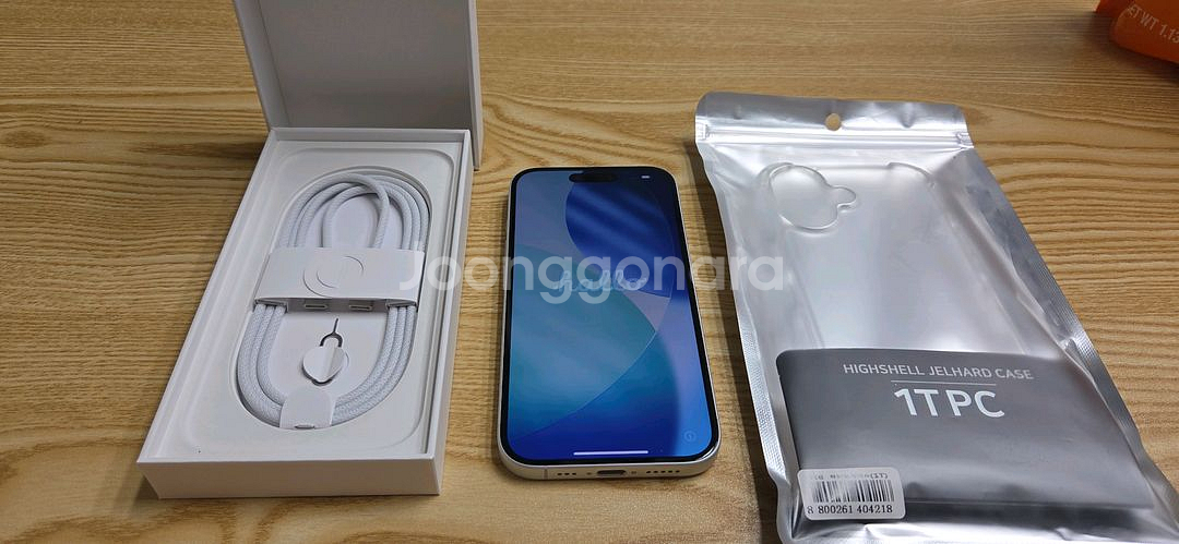 아이폰16 256GB 화이트--1