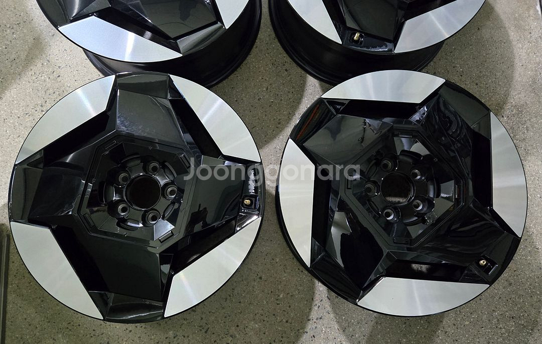 EV9 19인치 순정휠 대품판매20만원--2