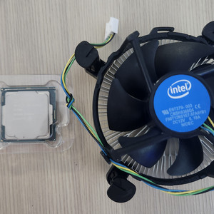 Cpu G4900(8세대) + 정품쿨러 팝니다.