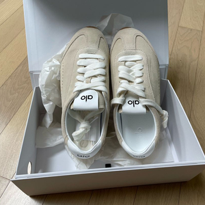 알로 요가 선셋스니커즈 W 7 새상품 판매