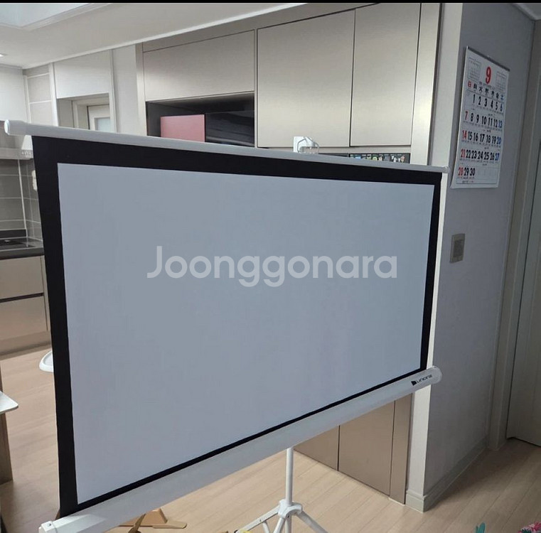 윤씨네 캠핑용 가정용 16:9 일체형 이동형 빔스크린--0