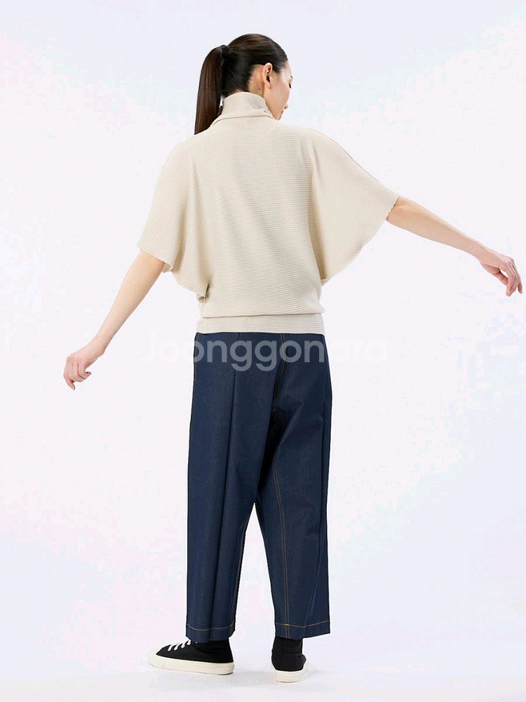 이세이미야케 미 돌먼스트레치 니트 탑--1