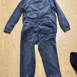 FILA 벨벳 트레이닝복 세트 120