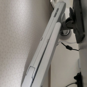 허먼 밀러 올린 실버 모니터암