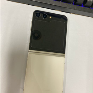 KT 갤럭시Z플립5 화이트 A급 256G 무잔상