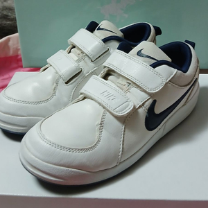 나이키키즈215운동화