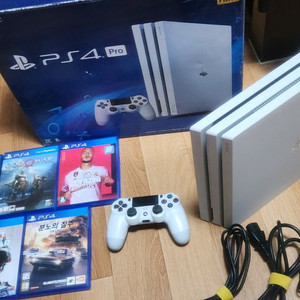 PS4 Pro 화이트 1TB + 게임 5개