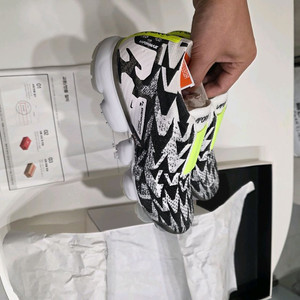 나이키베이퍼맥스아크로님255새제품