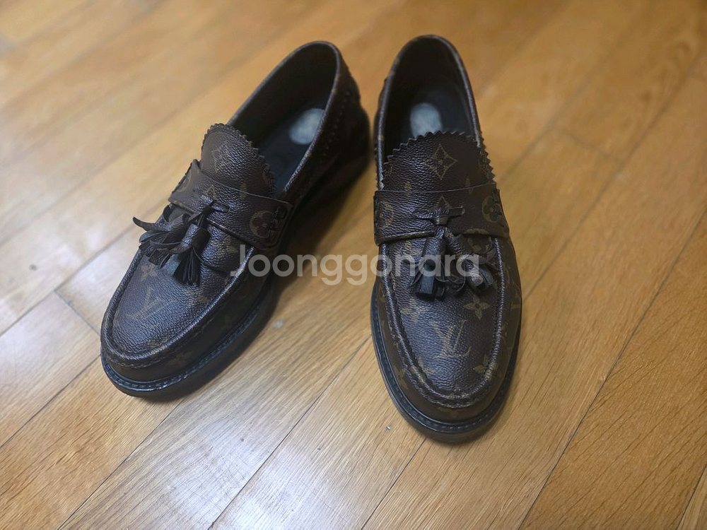 루이비통 한정판 볼테르 로퍼--0