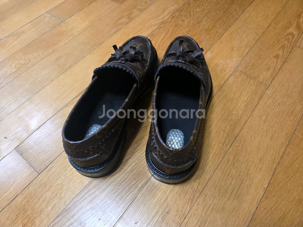 루이비통 한정판 볼테르 로퍼--2