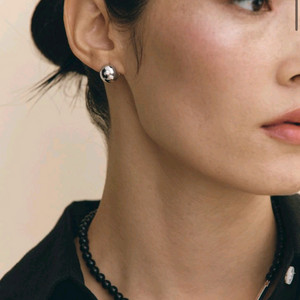 이에르로르 샴페인 풀문 실버 포인트 원터치 귀걸이