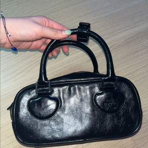 파인드카푸어 하트 블록백 블랙