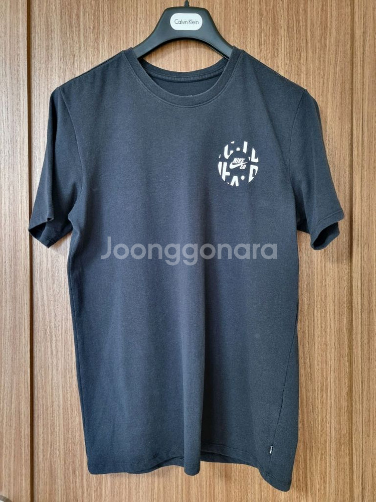 나이키SB 앞 뒤 로고 블랙 반팔 M 103사이즈 판매--0