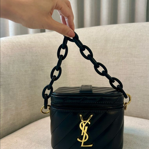 입생로랑 체인크로스 메이크업 파우치