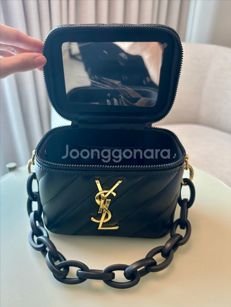 입생로랑 체인크로스 메이크업 파우치--3