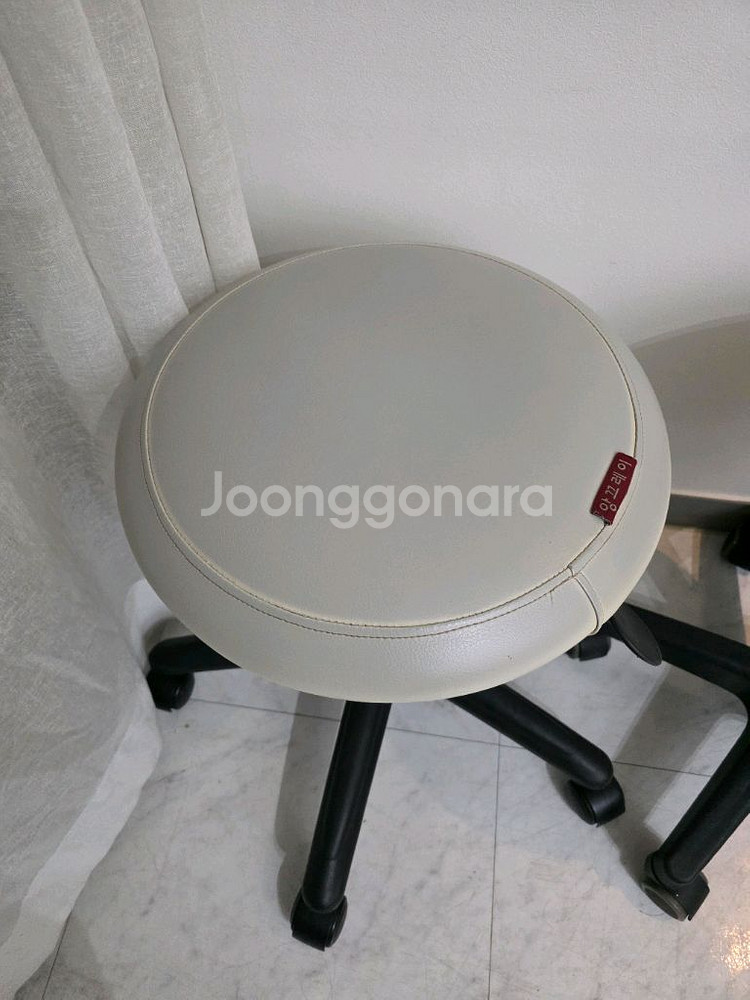앙끄레이 회전의자 피부샵의자--1