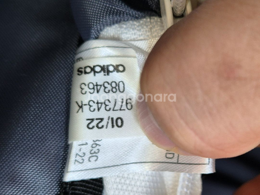 아디다스 미니 백팩 화이트 색상입니다가로 약 23cm,--5