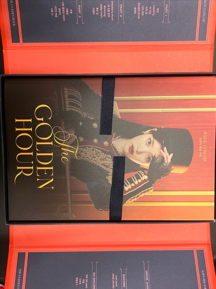 아이유 2022 골든아워 블루레이 이미지