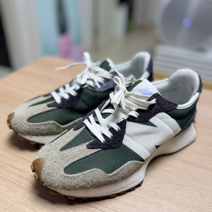 뉴발란스327 오크 리프 그린 팝니다.