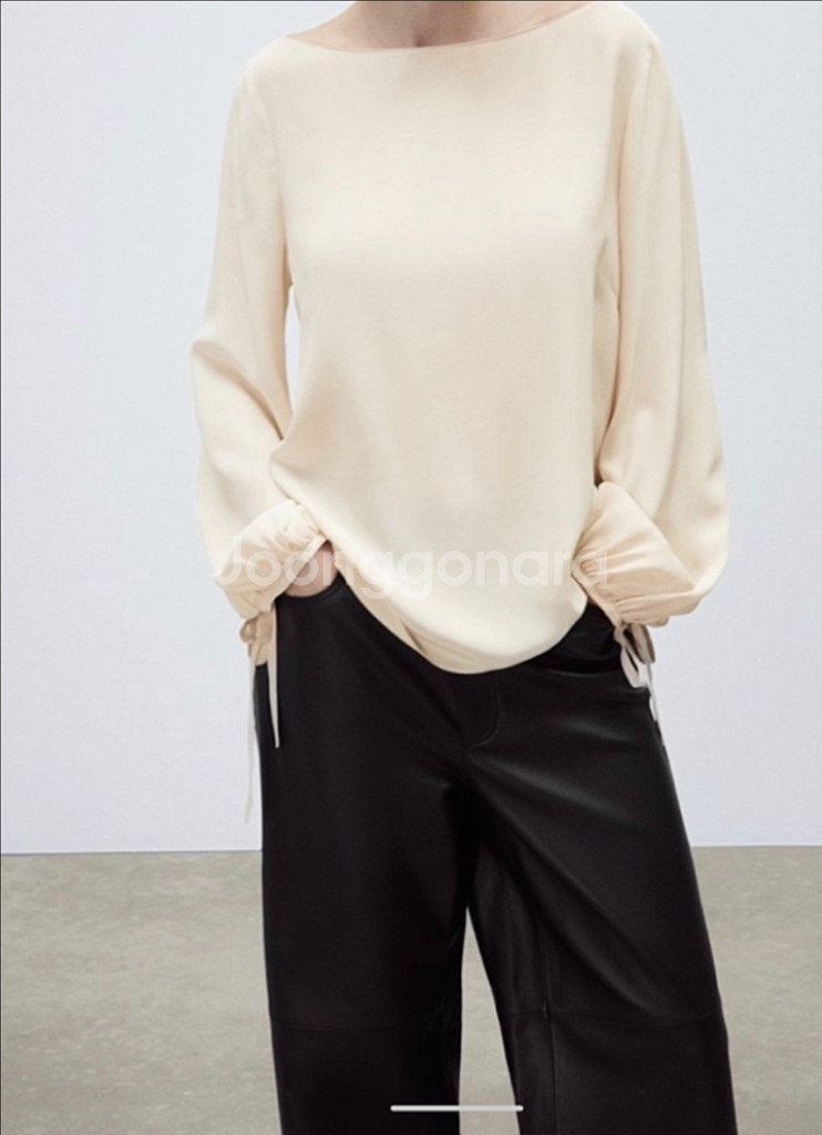 자라 플루이드 블라우스(새상품/택포)--0