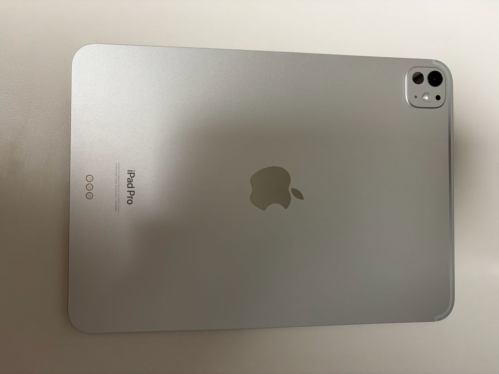 아이패드 프로 M4 11인치 256wifi +매직키보드--3