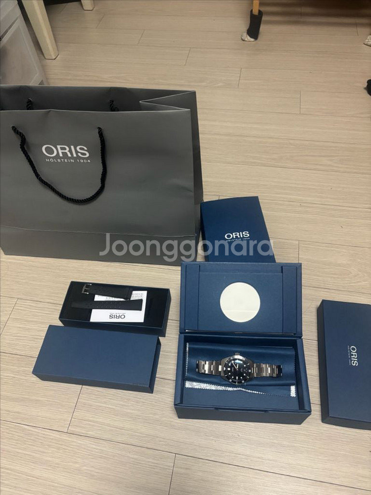 오리스 식스티파이브 신형 39mm 검판 새제품급입니다.--4