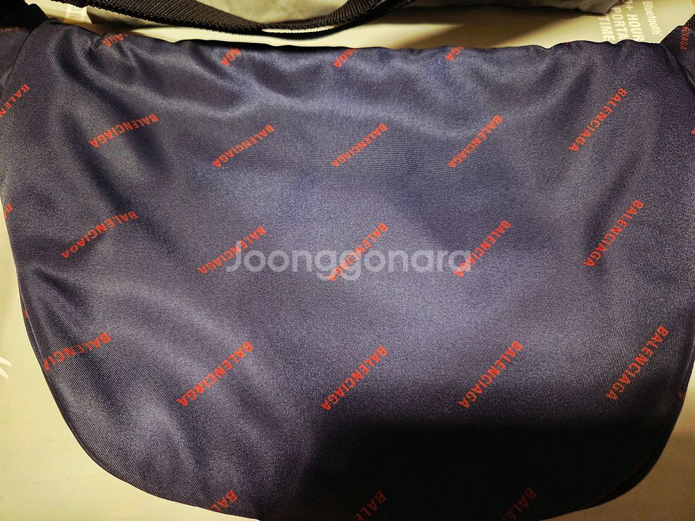 발렌시아가 로고 힙색 482389 9EL45--5