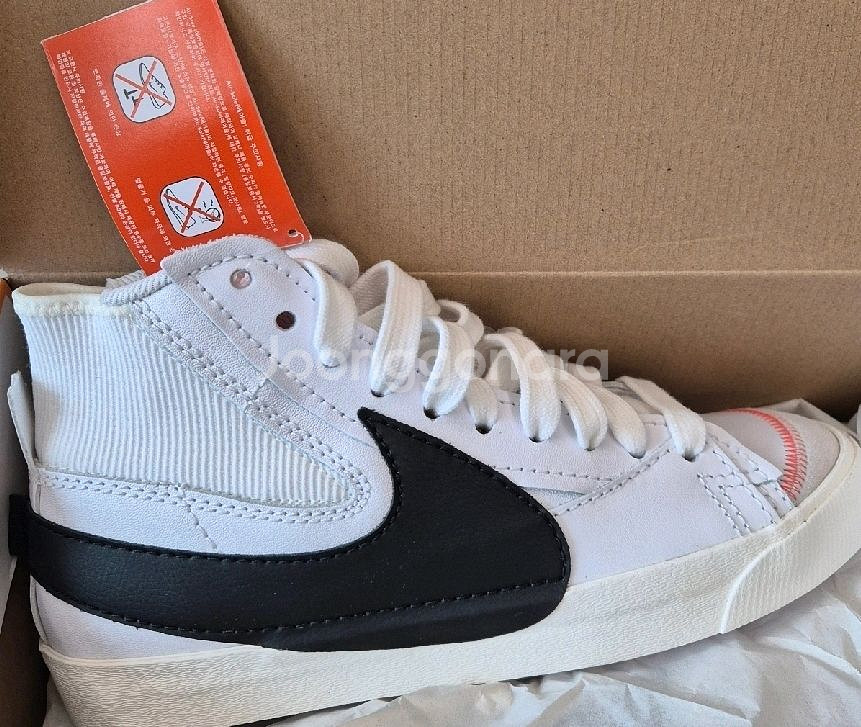 나이키 블레이저미드 77--0